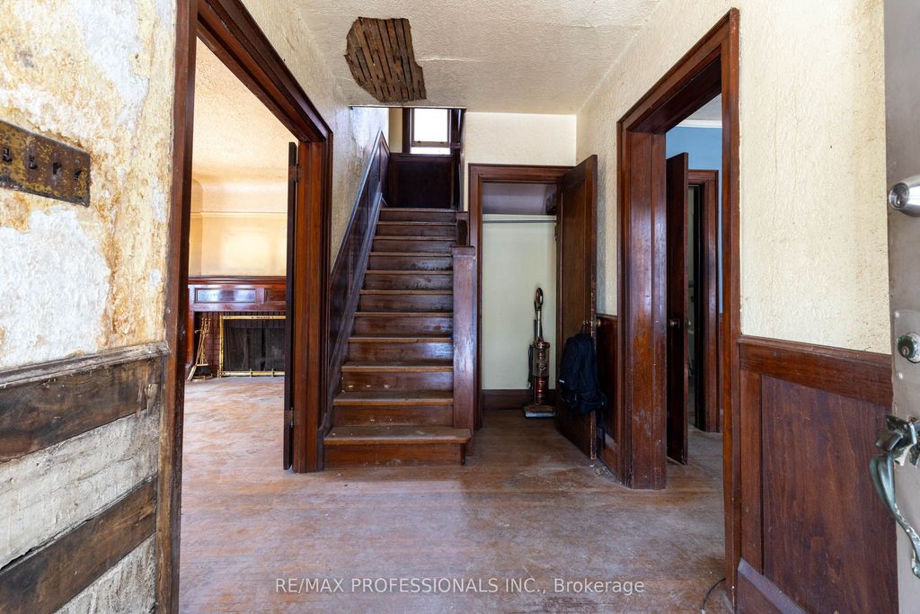 Photo of 60 Dennis Avenue, Toronto, ON M6N 2T8 (MLS # W12891192)