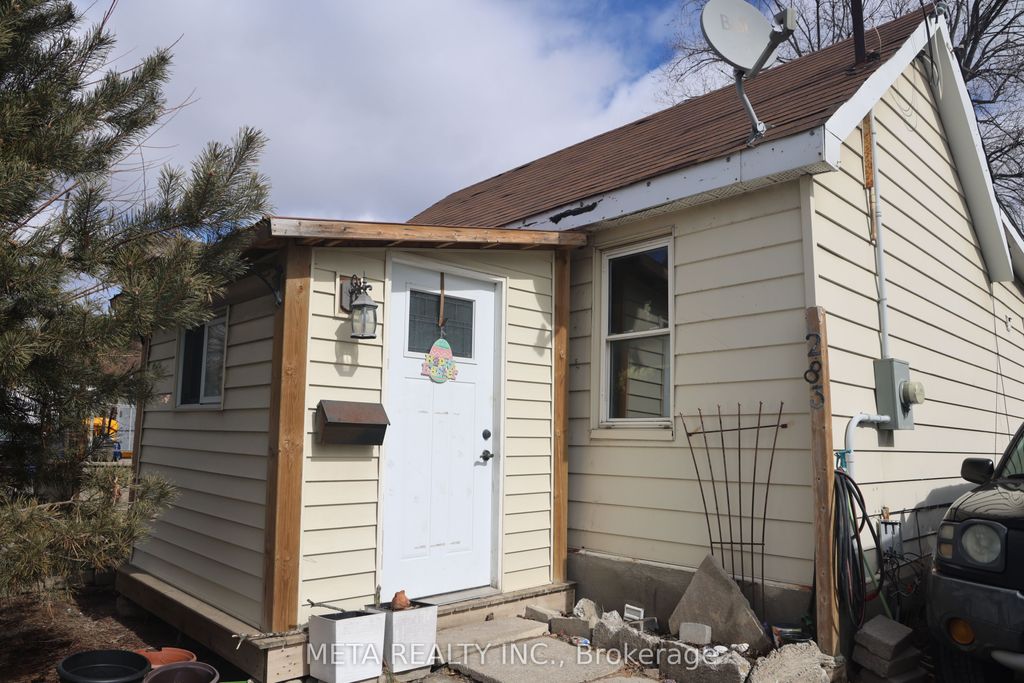 Photo of 283 Park Road S, Oshawa, ON L1J 4H4 (MLS # E12905890)