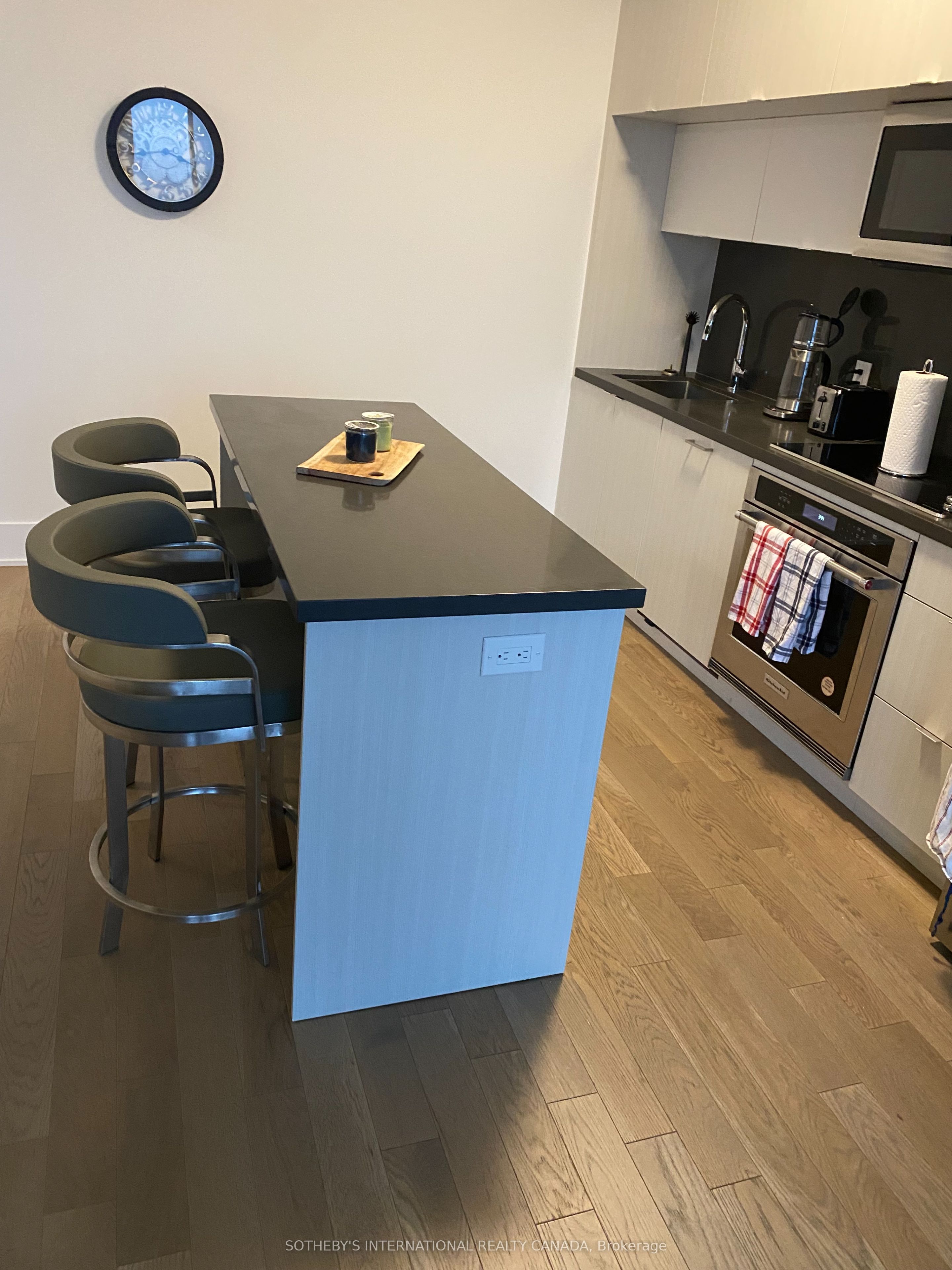 585 Bloor Street E 4215