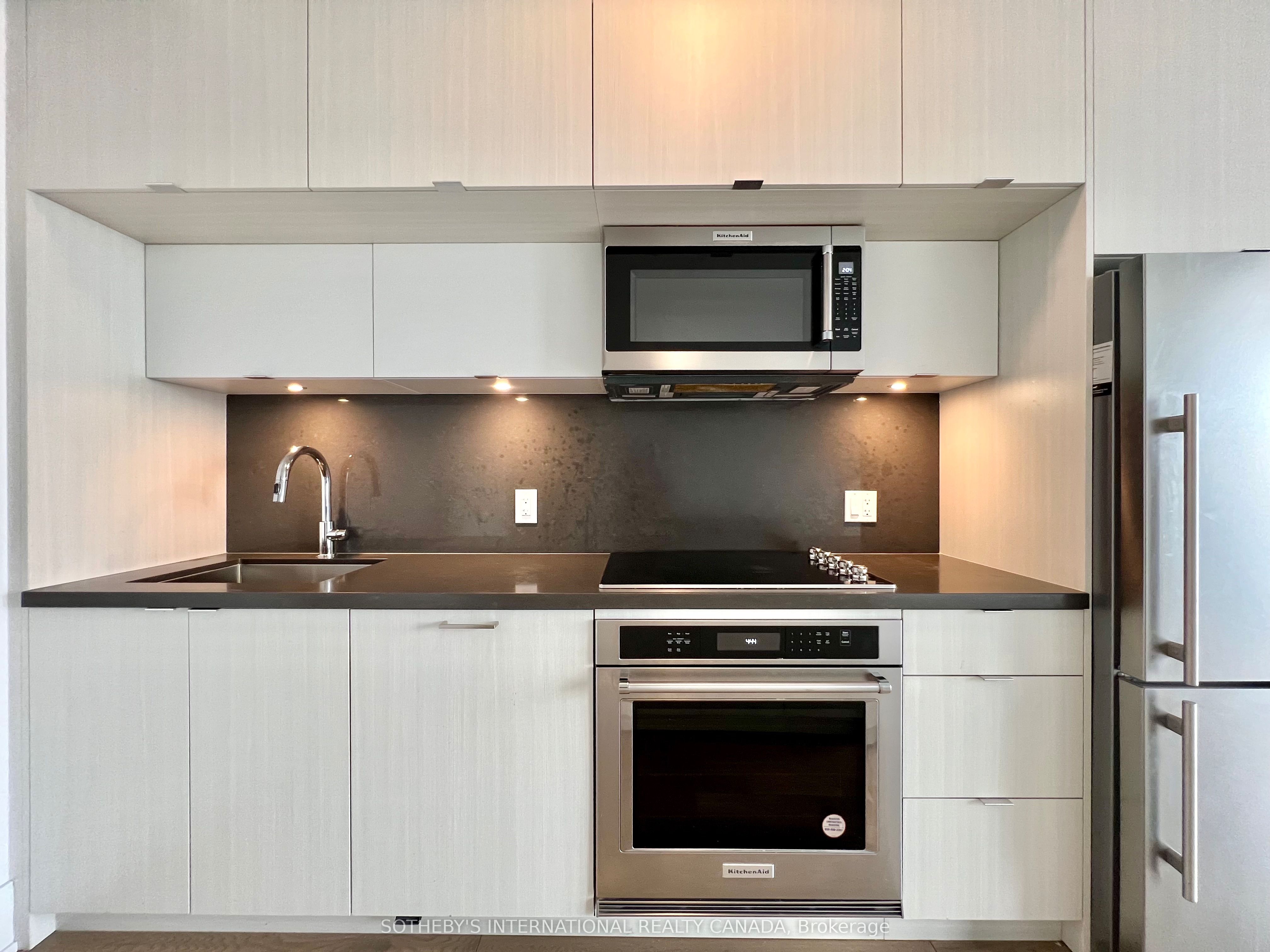 585 Bloor Street E 4215