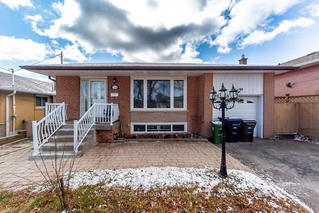 Photo of 33 Renault Crescent, Toronto, ON M9P 1J2 (MLS # W12970632)