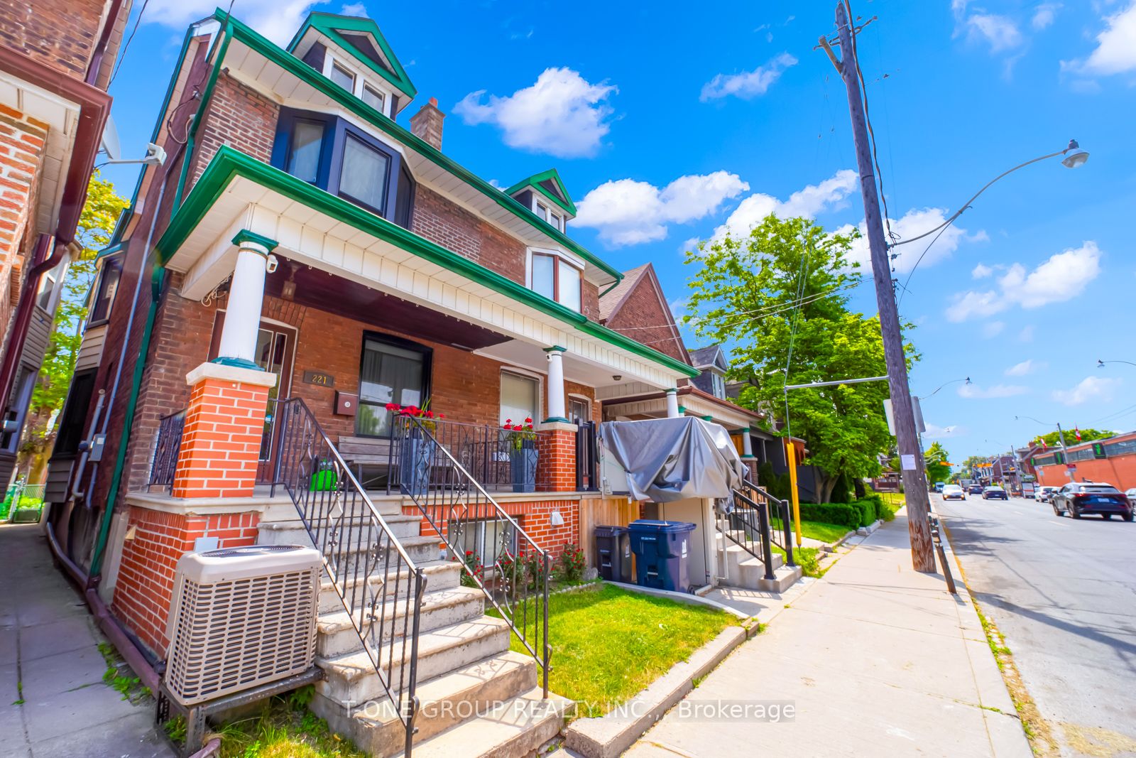 221 Christie Street
