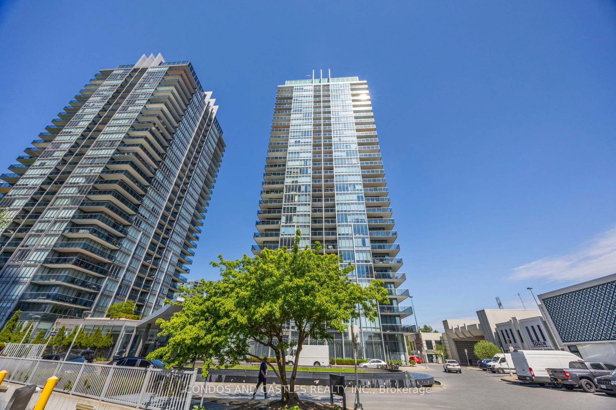 Photo 1 of 46 — 88 Park Lawn Road 2611, Toronto, ON M8Y 0B6