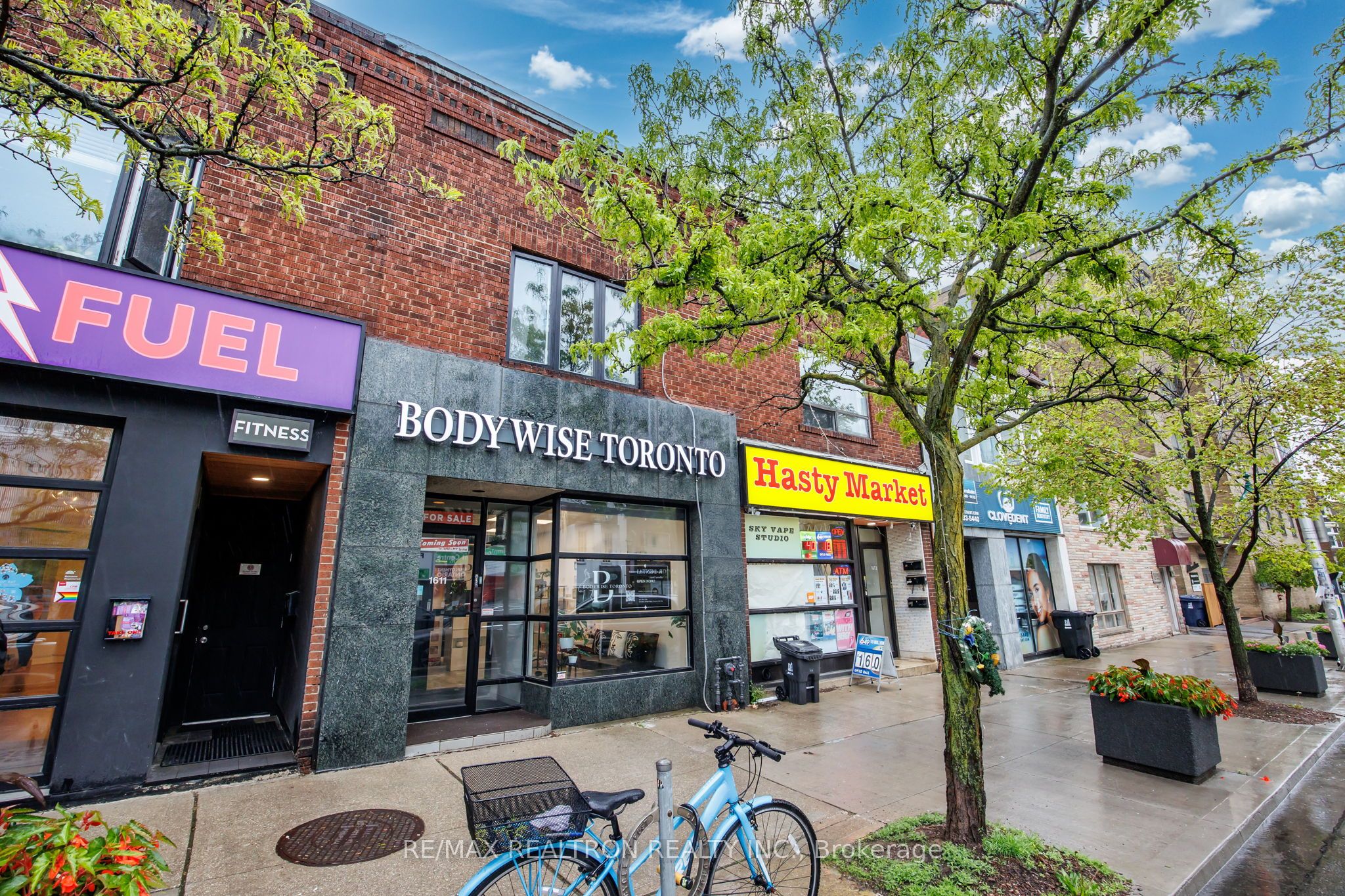 1611 Bloor Street W