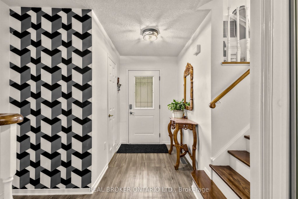 Photo of 26 White Boulevard, Vaughan, ON L4J 5Z3 (MLS # N14126462)