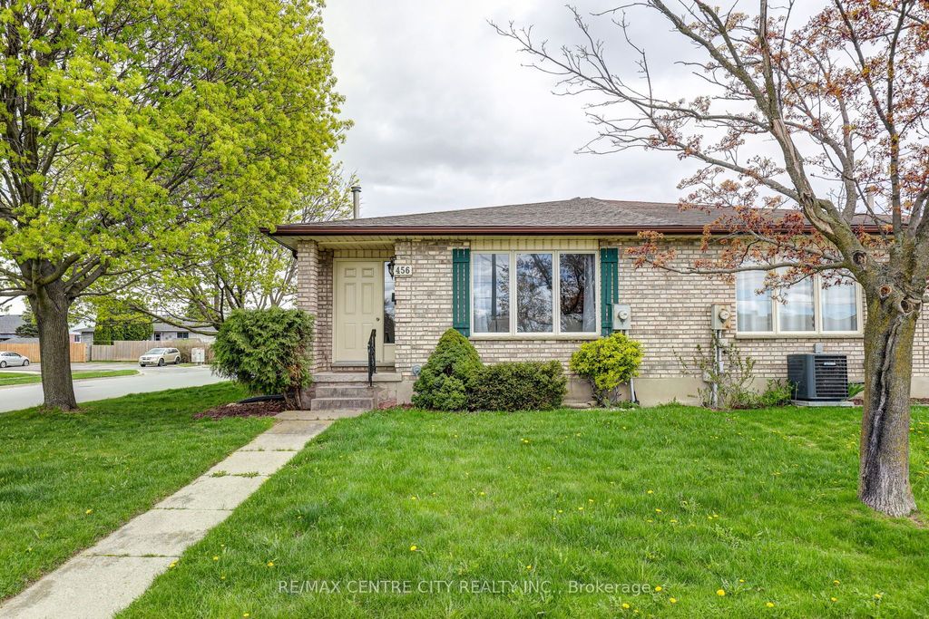 Photo of 456 Wellington Street, St. Thomas, ON N5R 5X8 (MLS # X13091498)