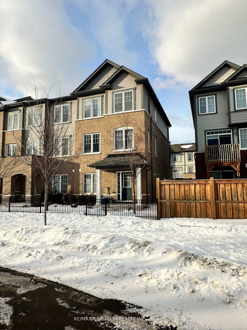 Photo of 835 Atwater Path, Oshawa, ON L1J 0E8 (MLS # E12960968)
