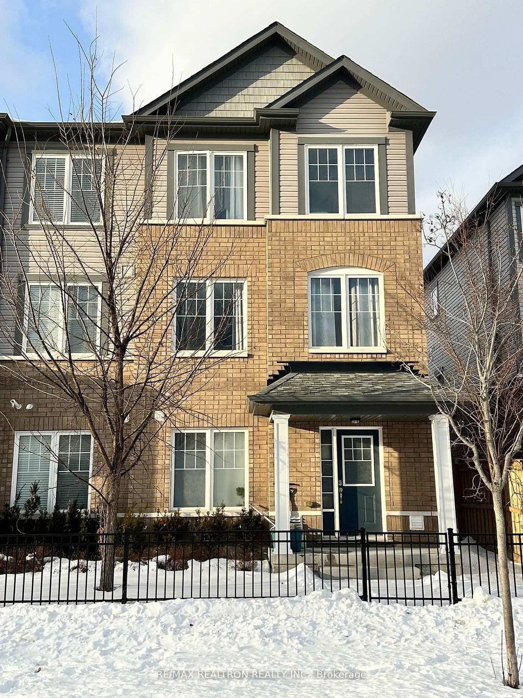 Photo of 835 Atwater Path, Oshawa, ON L1J 0E8 (MLS # E12960968)