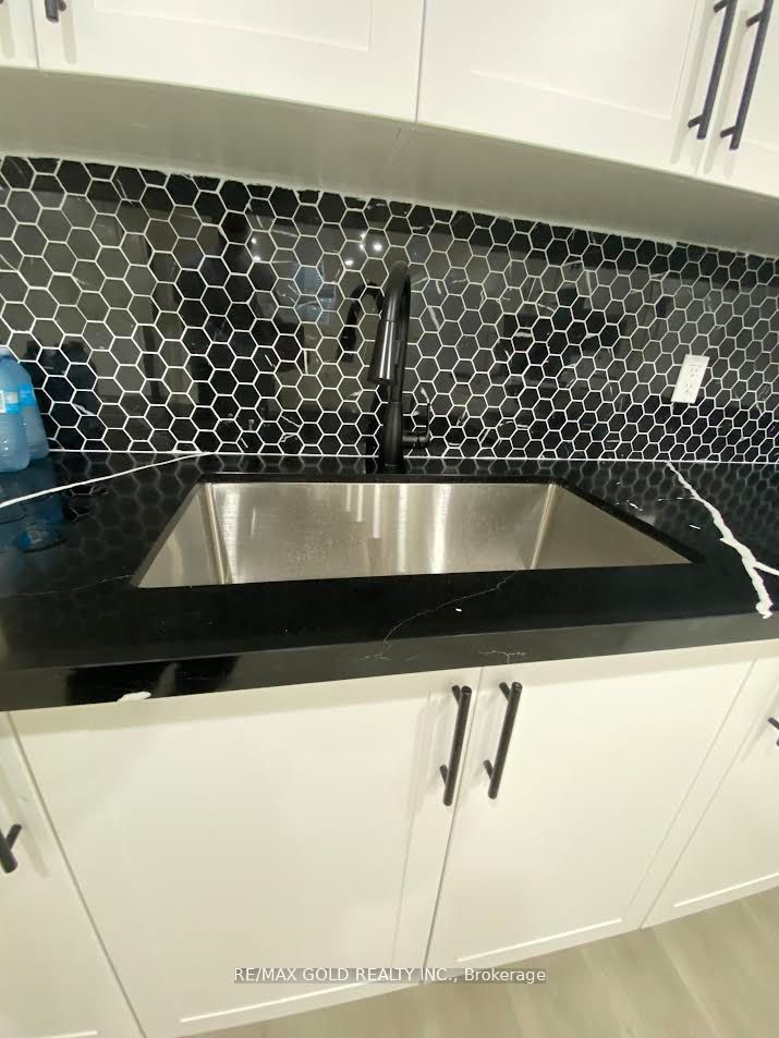 68 Sprucelands Avenue