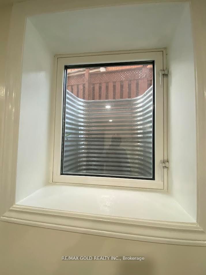 68 Sprucelands Avenue