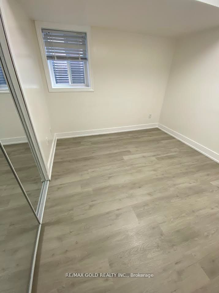 68 Sprucelands Avenue