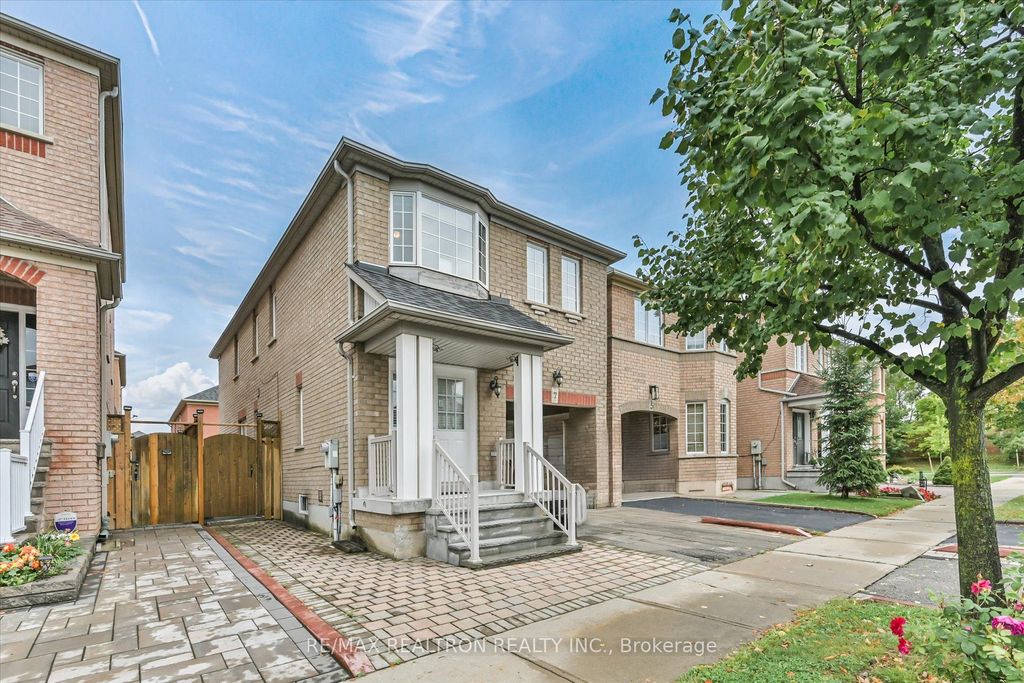 Photo of 7 Via Cassia Drive, Toronto, ON M6M 5K8 (MLS # W12522848)