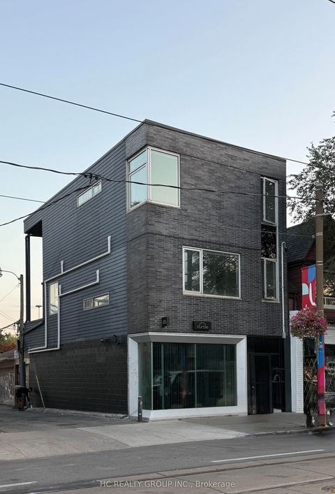 899 Dundas Street W Toronto ON M6J 1V9