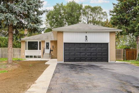 Photo of 32 Drum Oak Crescent, Brampton, ON L6T 1M5 (MLS # W12480368)