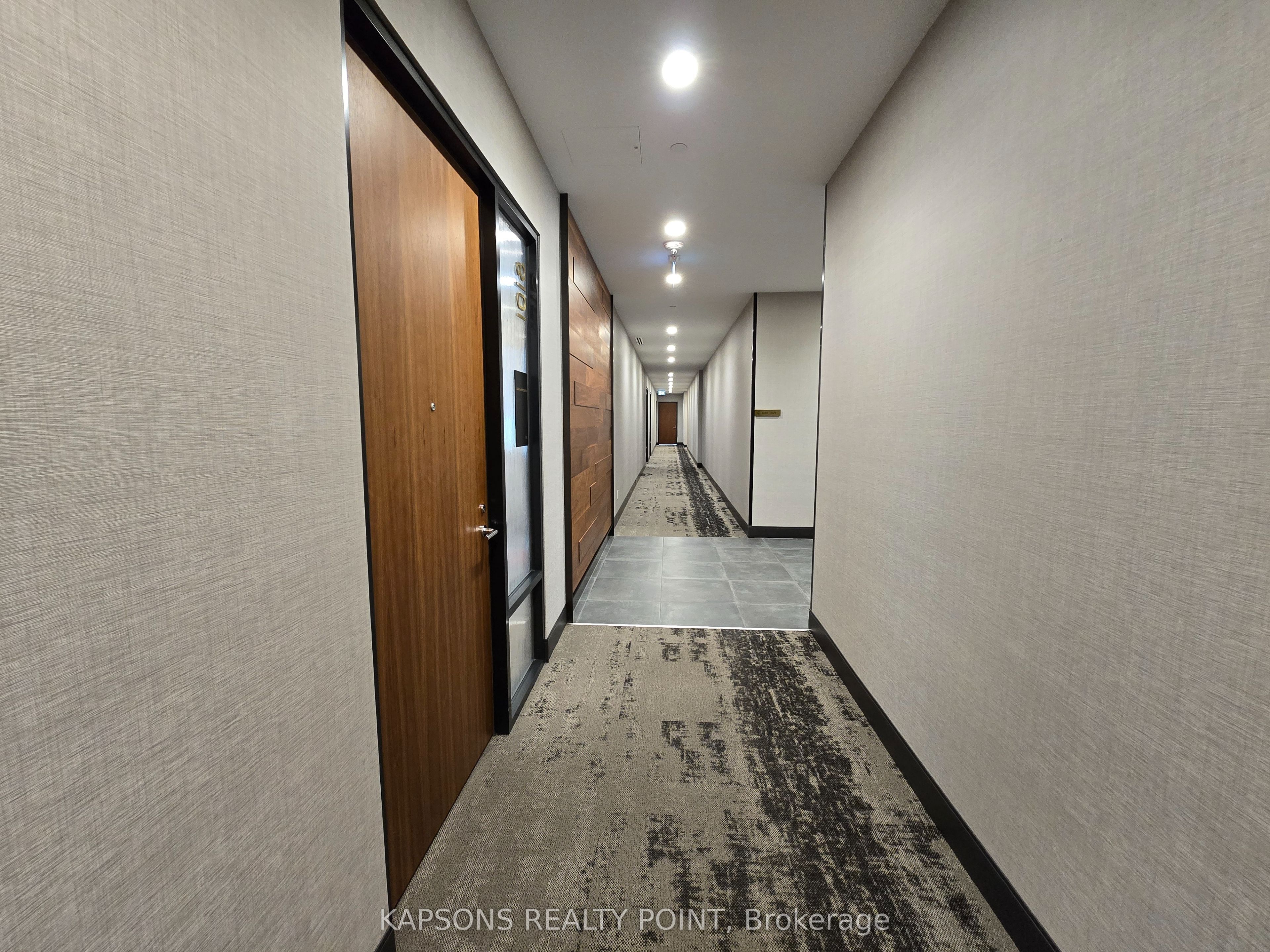 130 Queens Quay E 1016