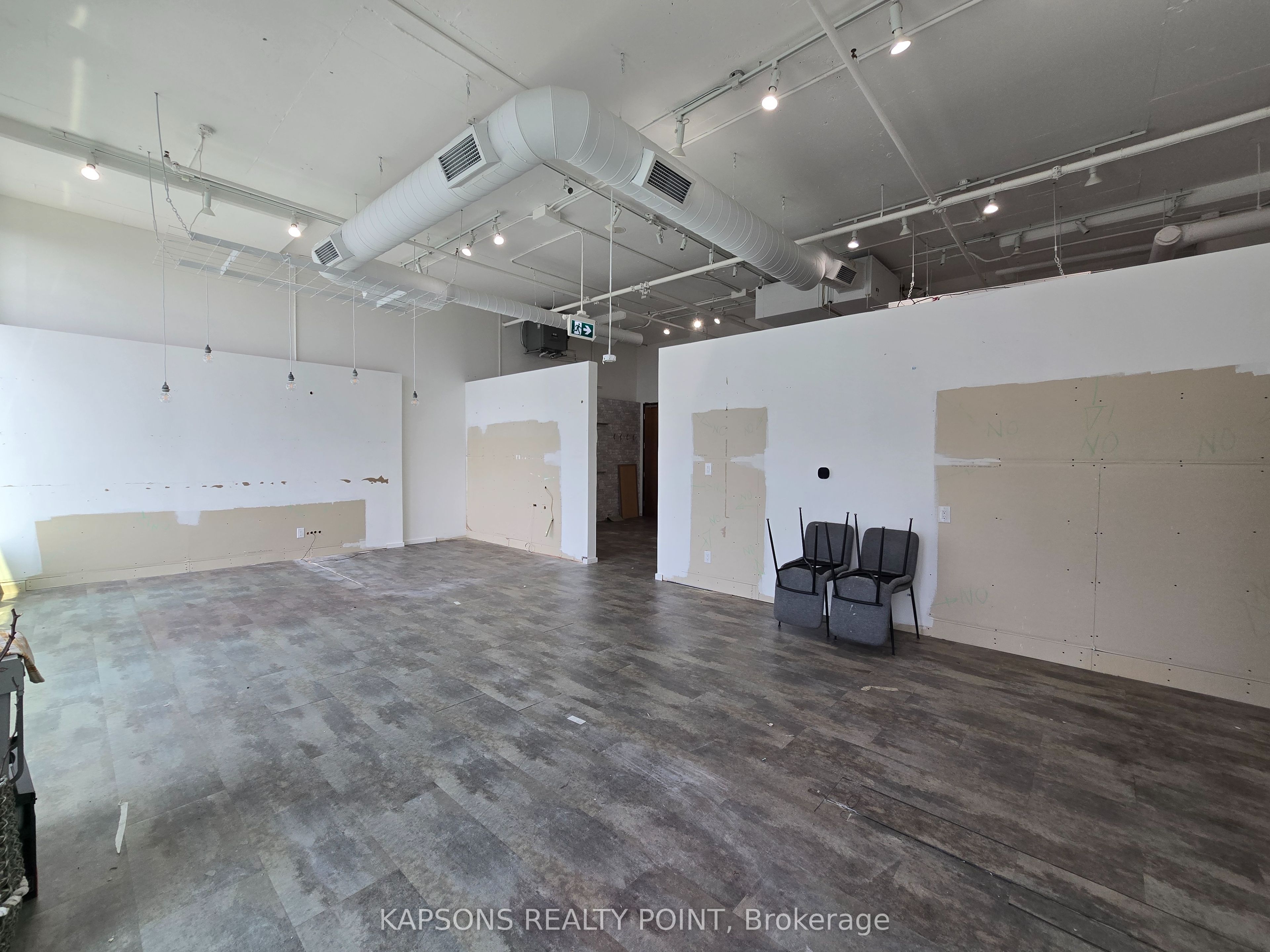 130 Queens Quay E 1016