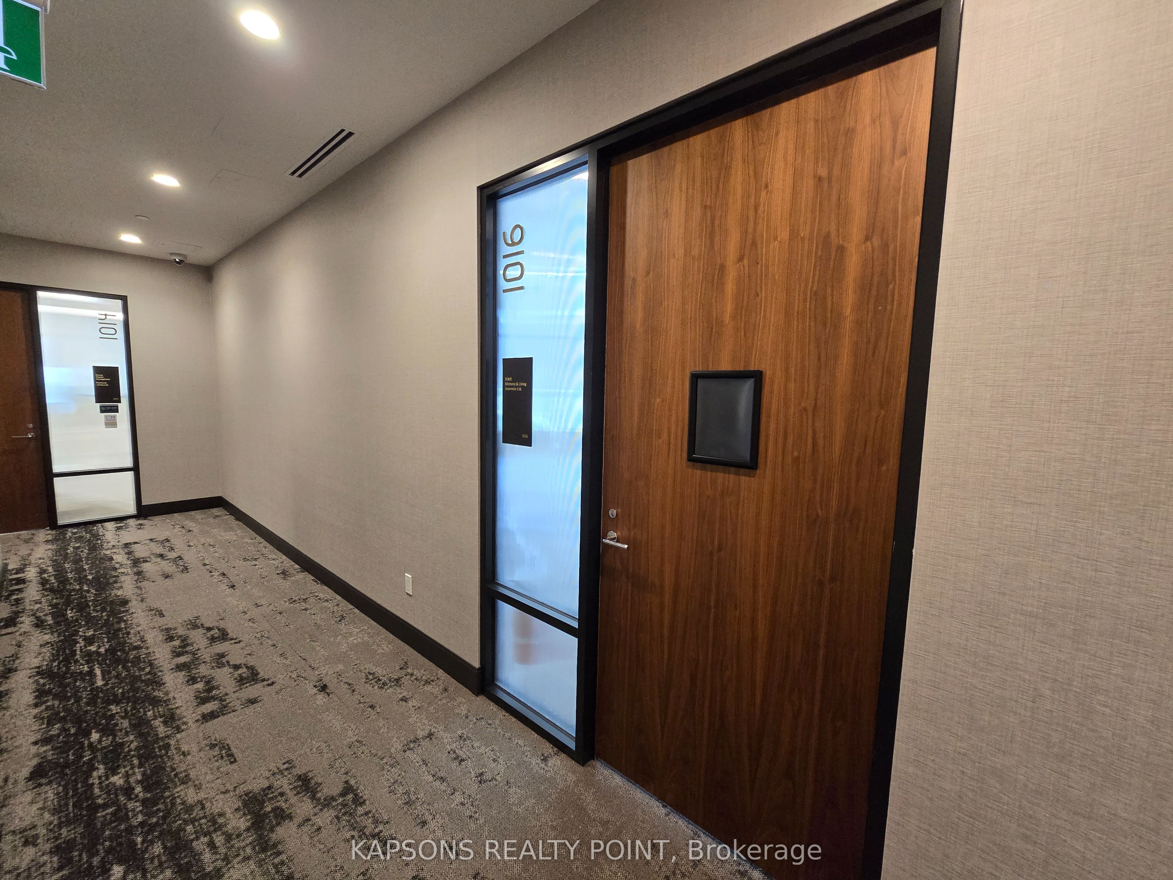 130 Queens Quay E 1016
