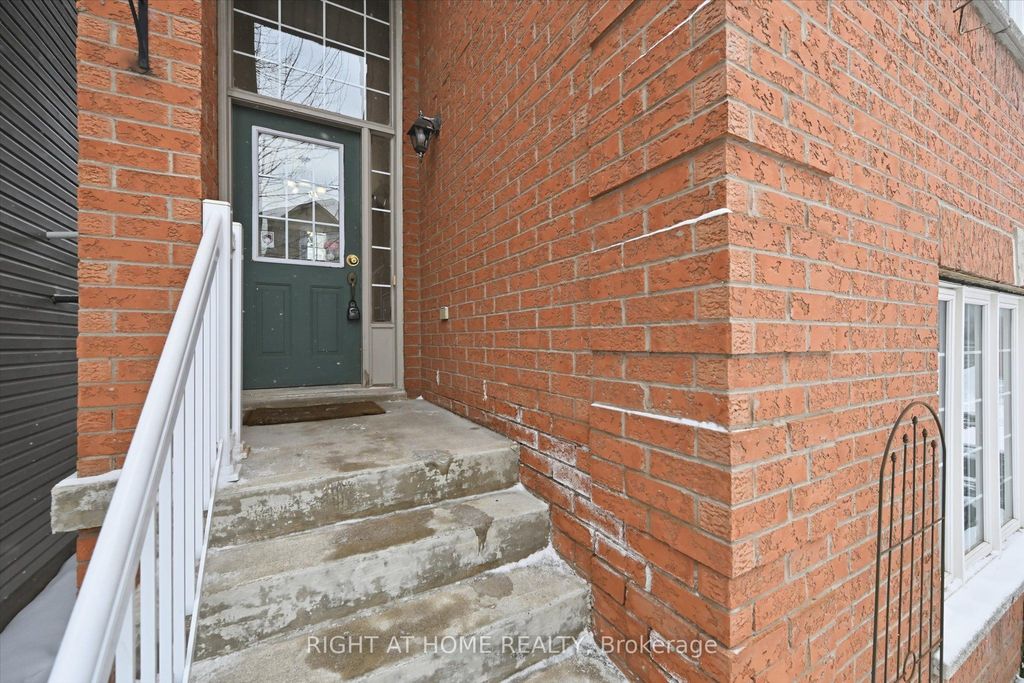 Photo of 5110 Fairview Street #32, Burlington, ON L7L 7H6 (MLS # W12769490)