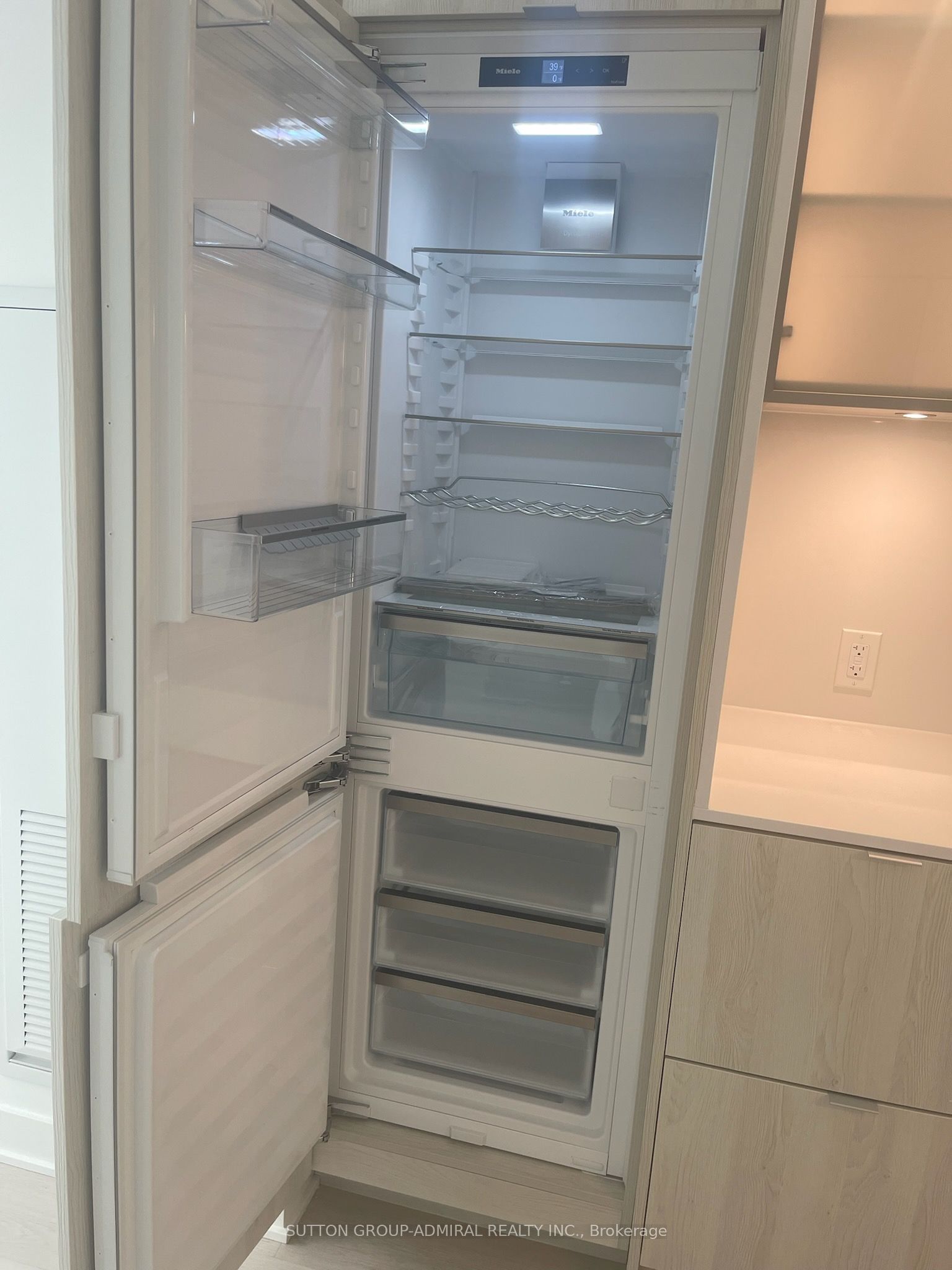 11 Yorkville Avenue 3505