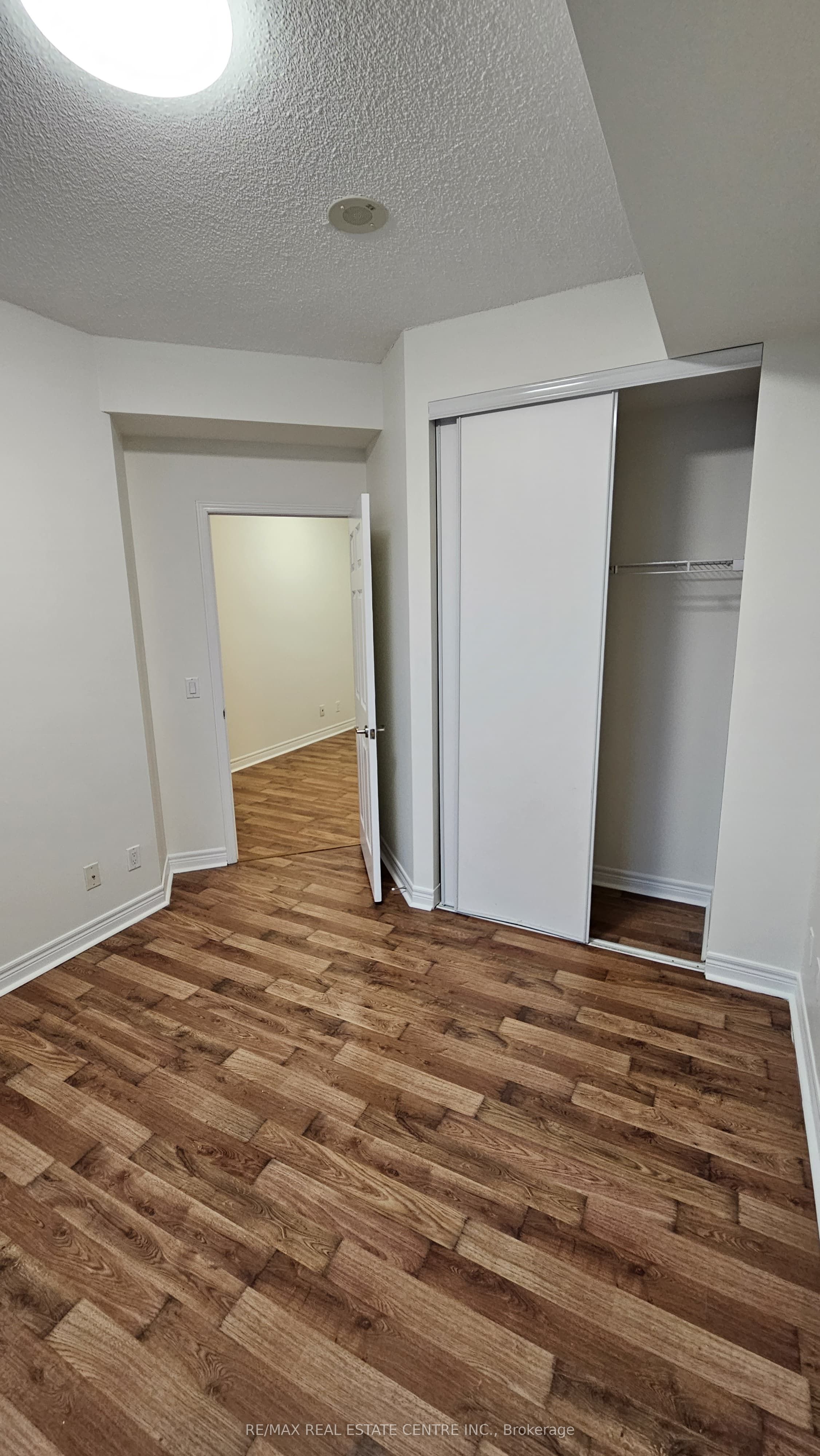 339 Rathburn Road W 1616