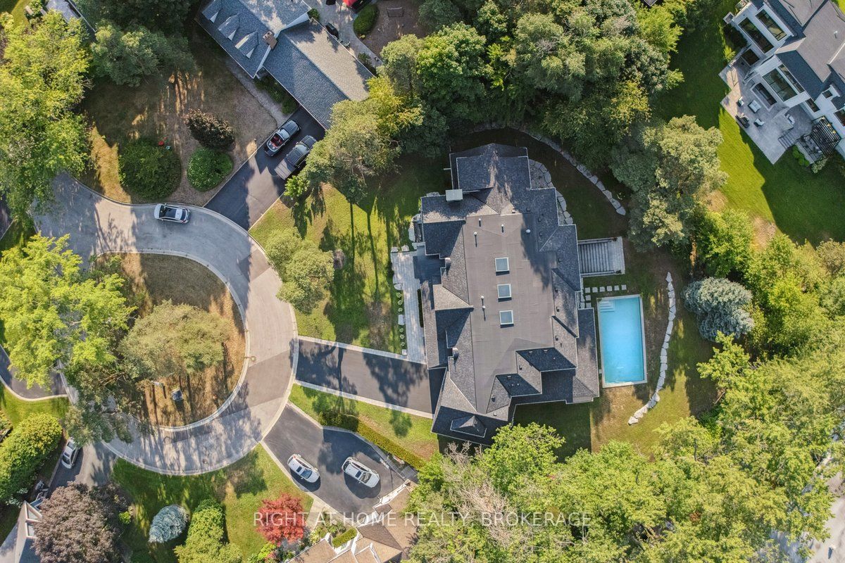 1253 Crawford Court
