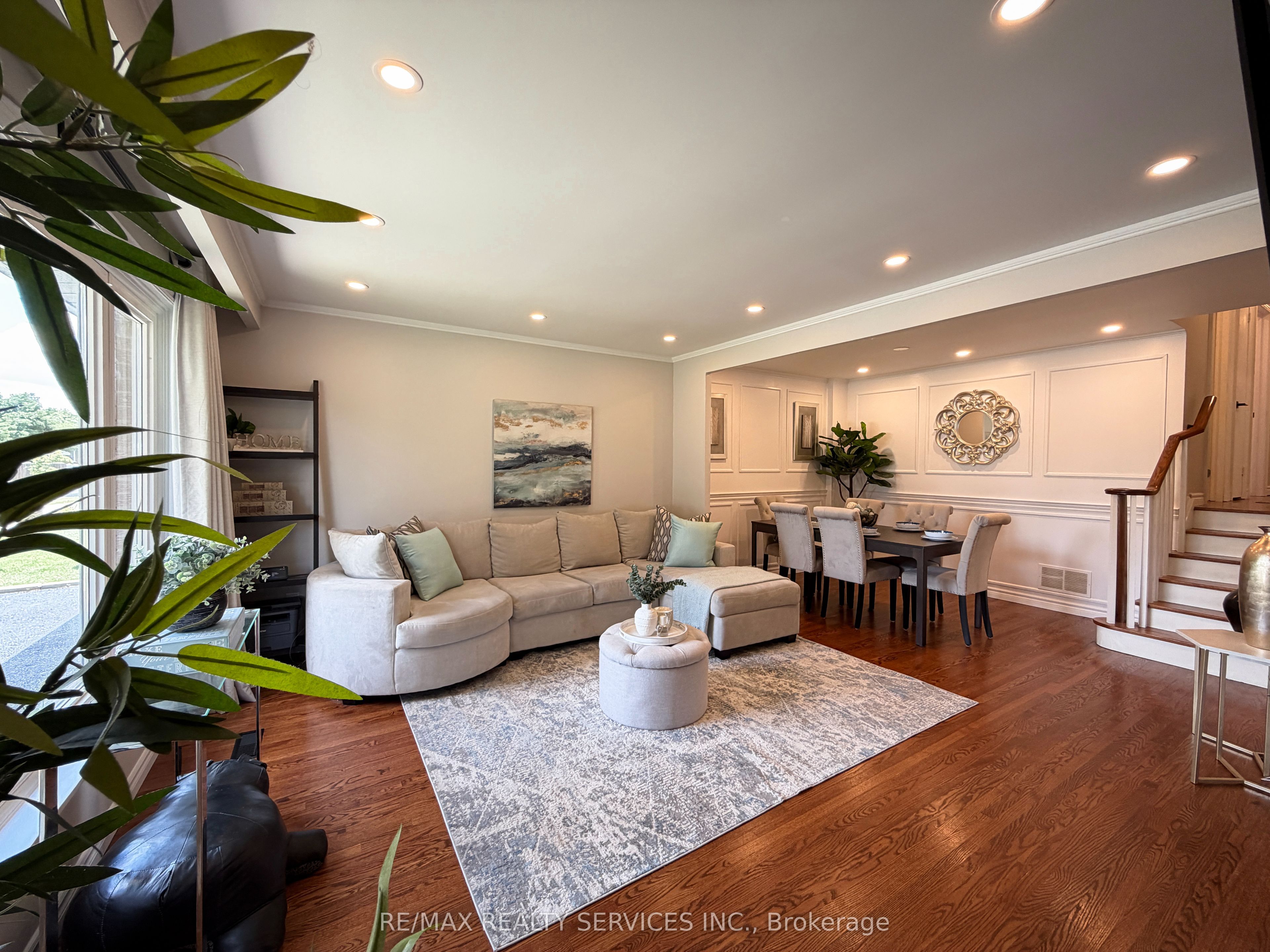 238 Laurier Avenue