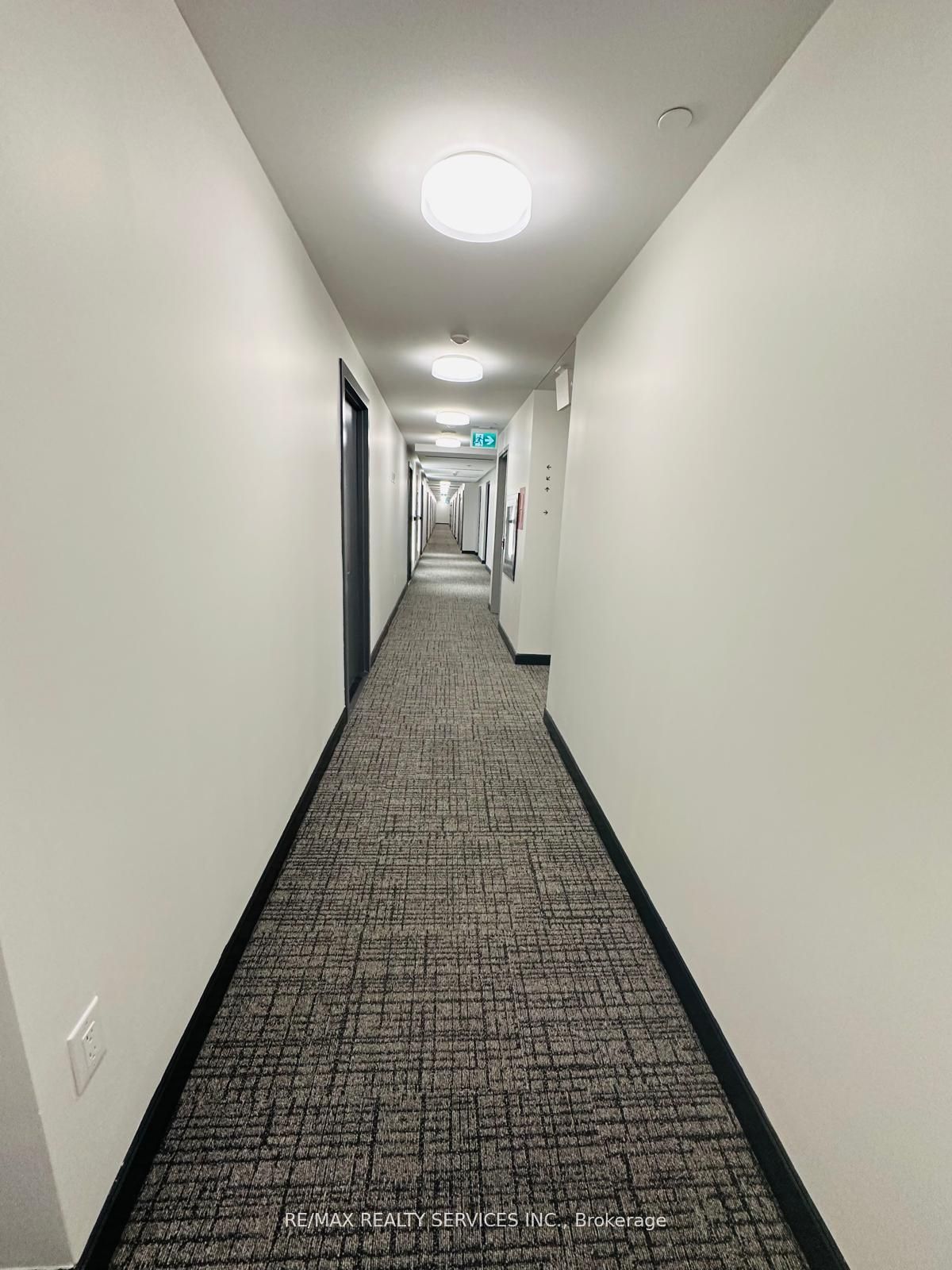 86 Dundas Street E 409