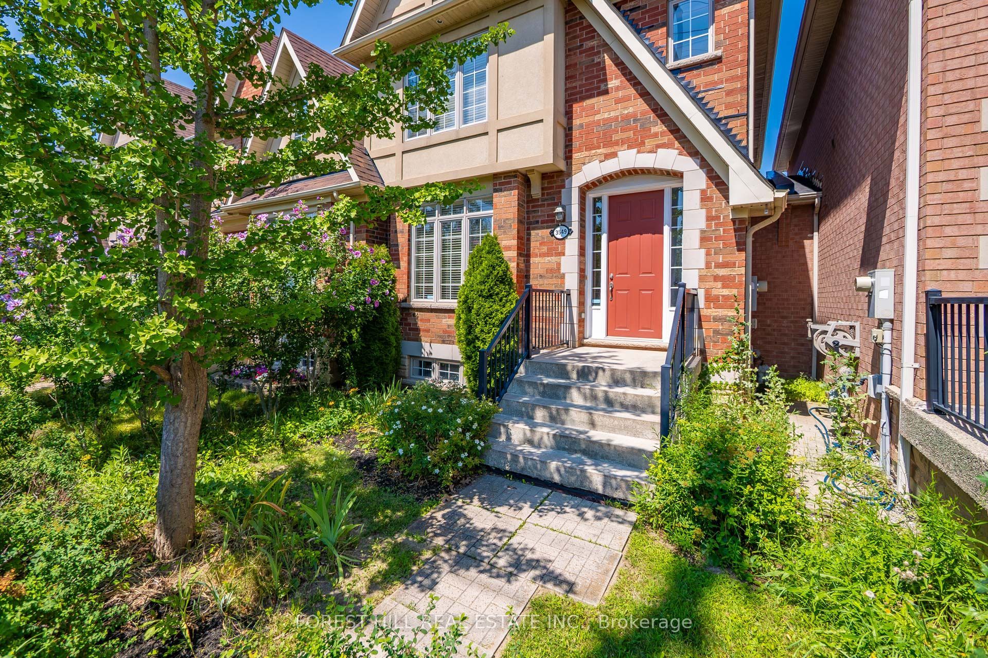 3549 Eglinton Avenue W