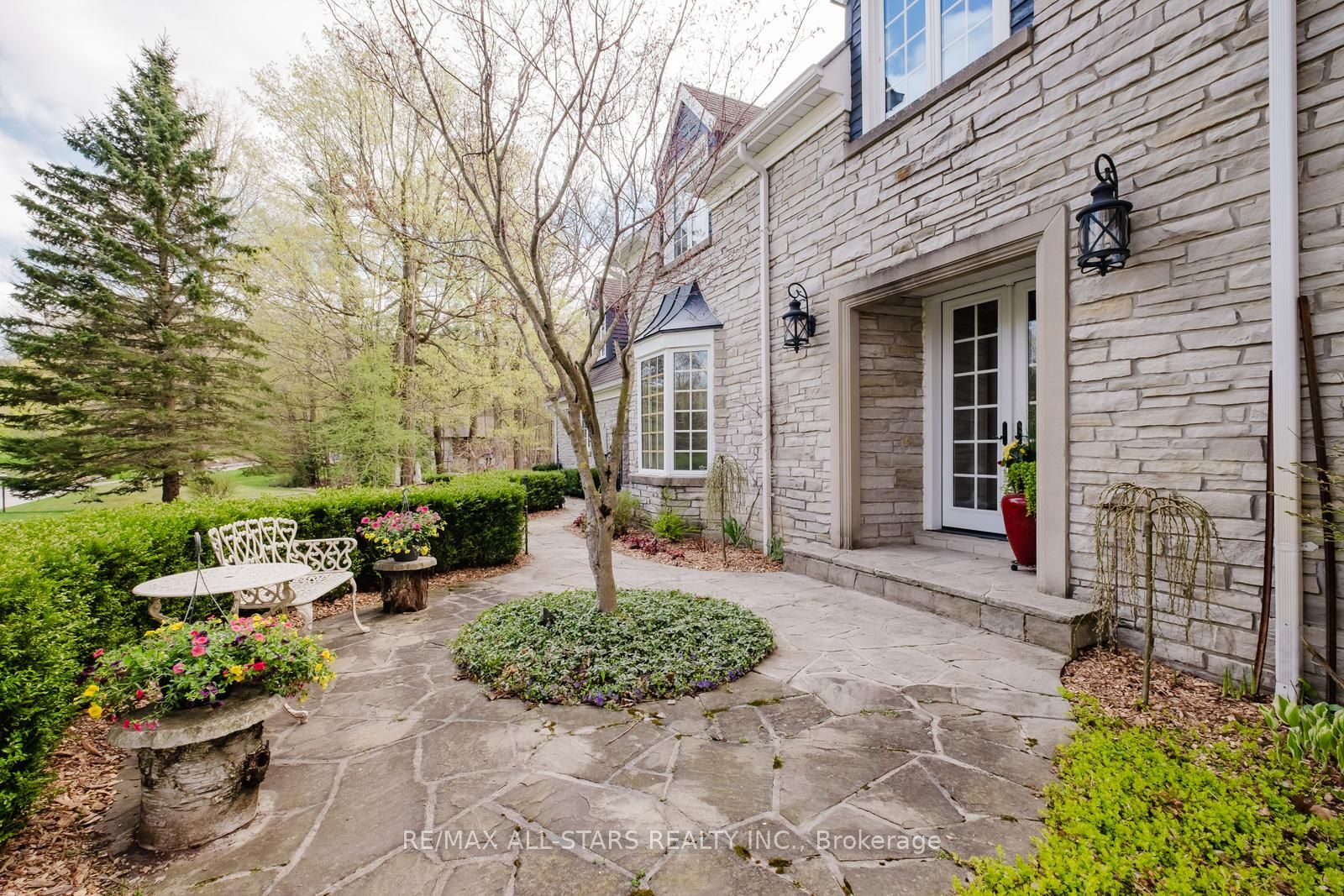 12 Oakview Place