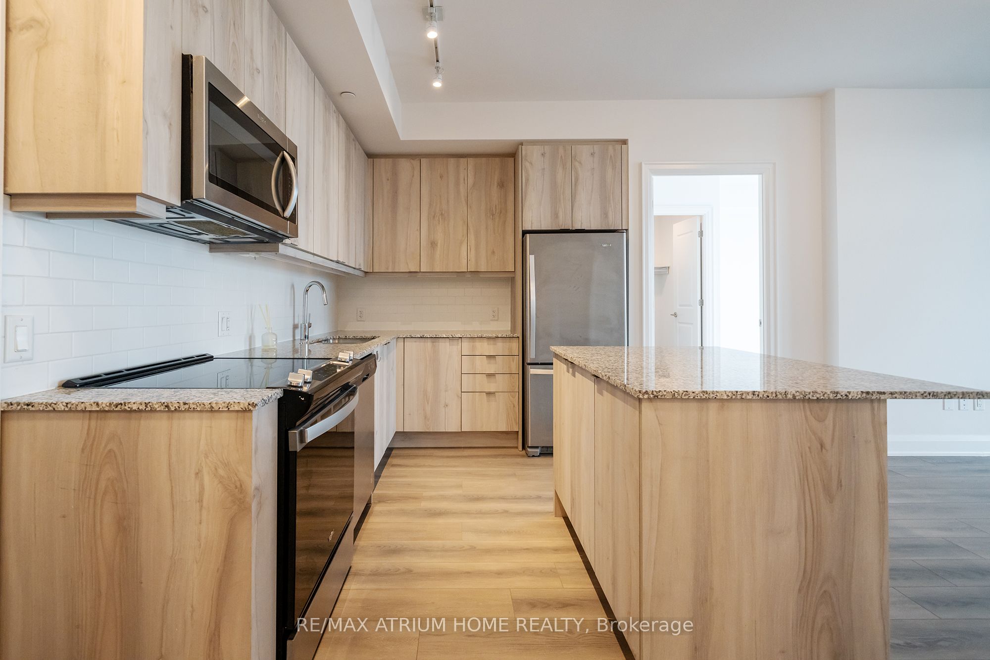 10 Gatineau Drive 1004