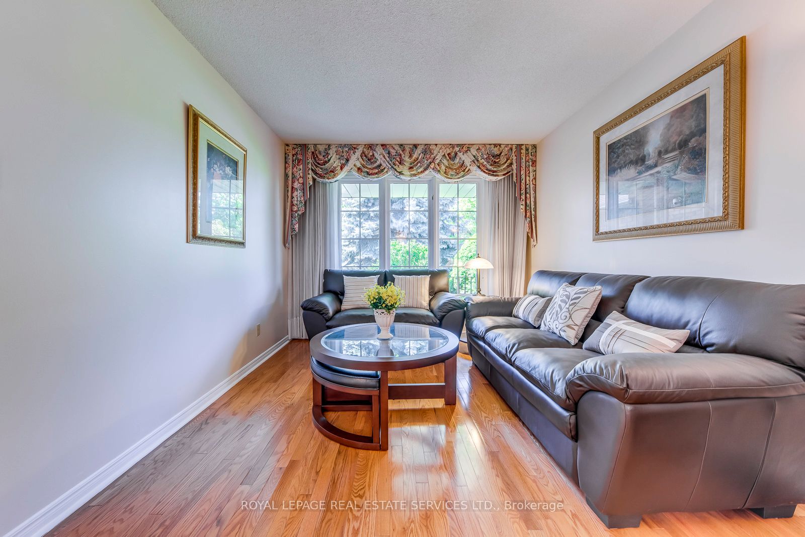 4370 Goldenrod Crescent