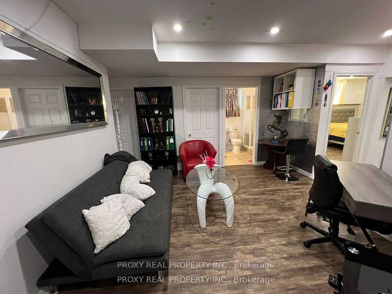 193 Selwyn Road S Basement