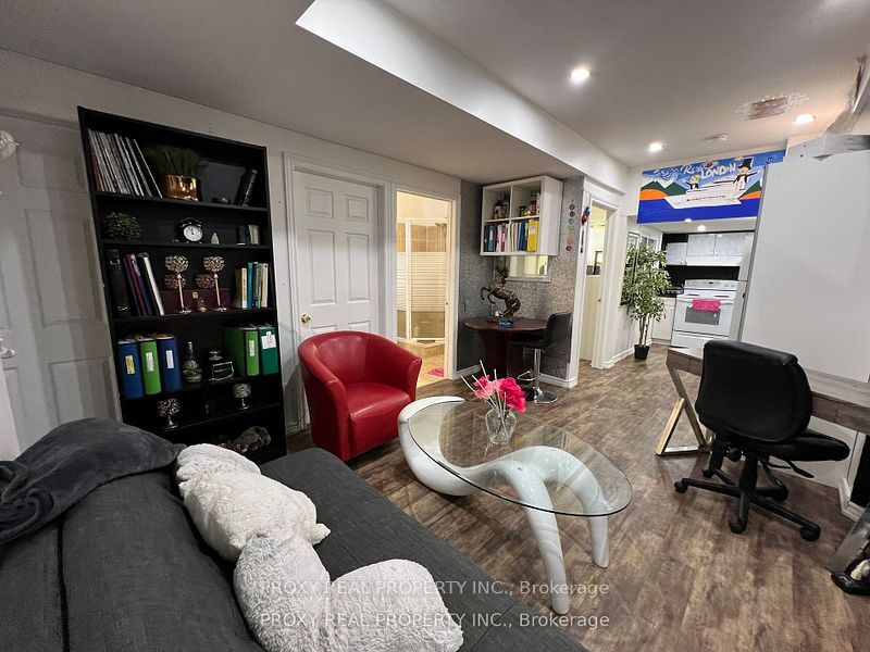 193 Selwyn Road S Basement