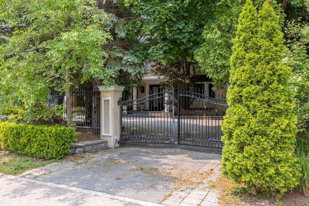 Photo of 88 Old Colony Road, Toronto, ON M2L 2K2 (MLS # C12202360)