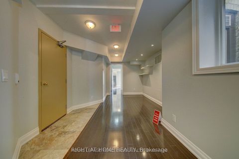 623 College Street 201 Toronto ON M6G 1B5