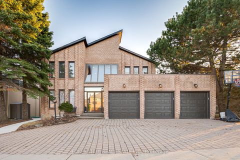 211 Franklin Avenue Vaughan ON L4J 7L4