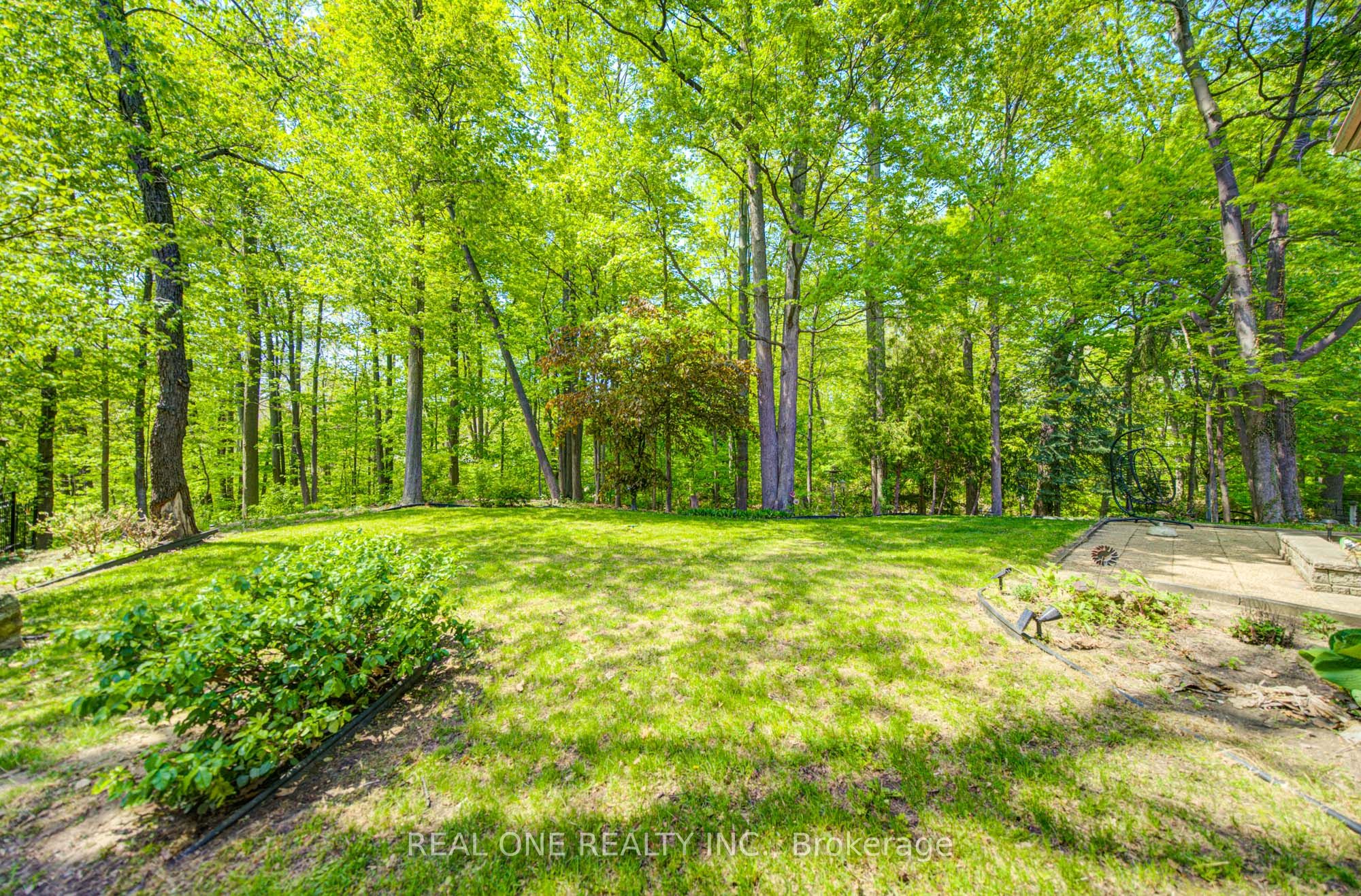 1439 Ballyclare Drive