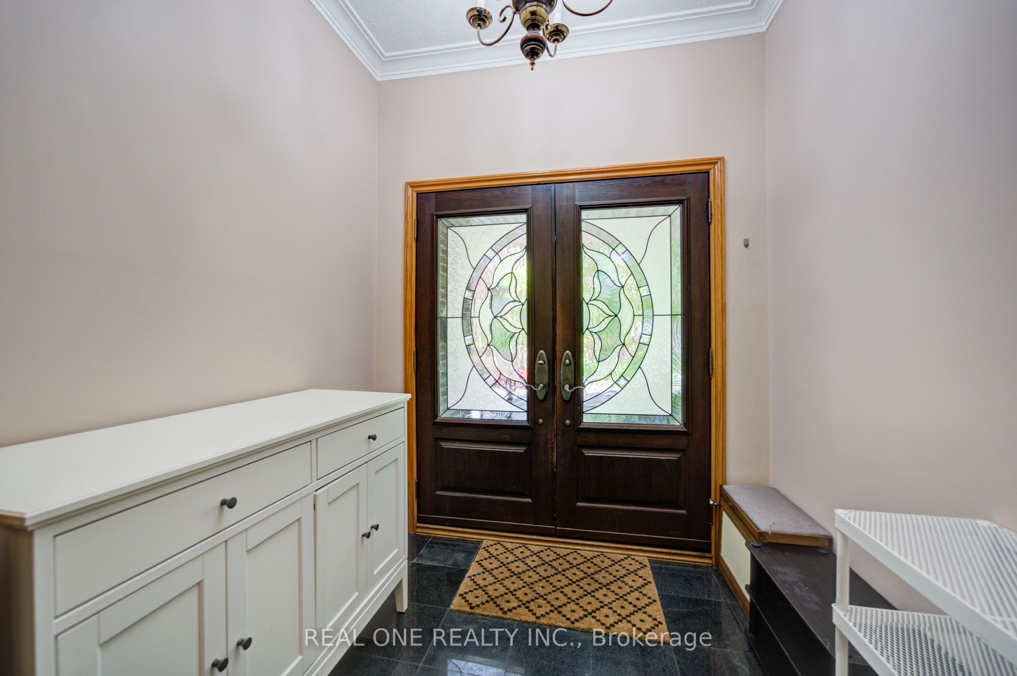 1439 Ballyclare Drive