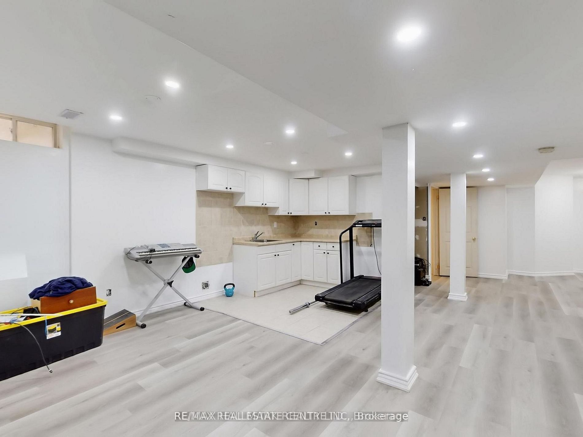 671 Deckhouse Court (Basement)