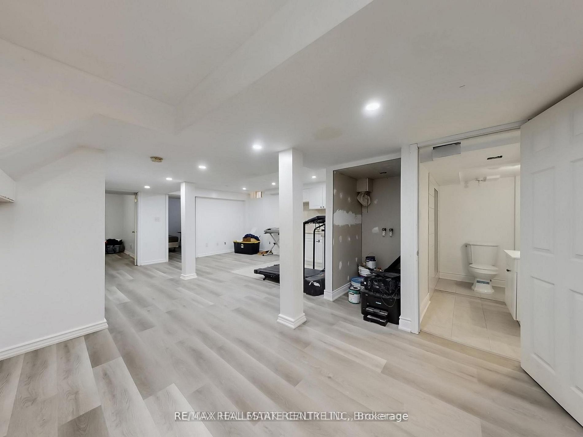 671 Deckhouse Court (Basement)