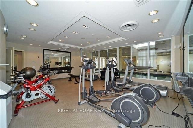 330 Red Maple Road 809