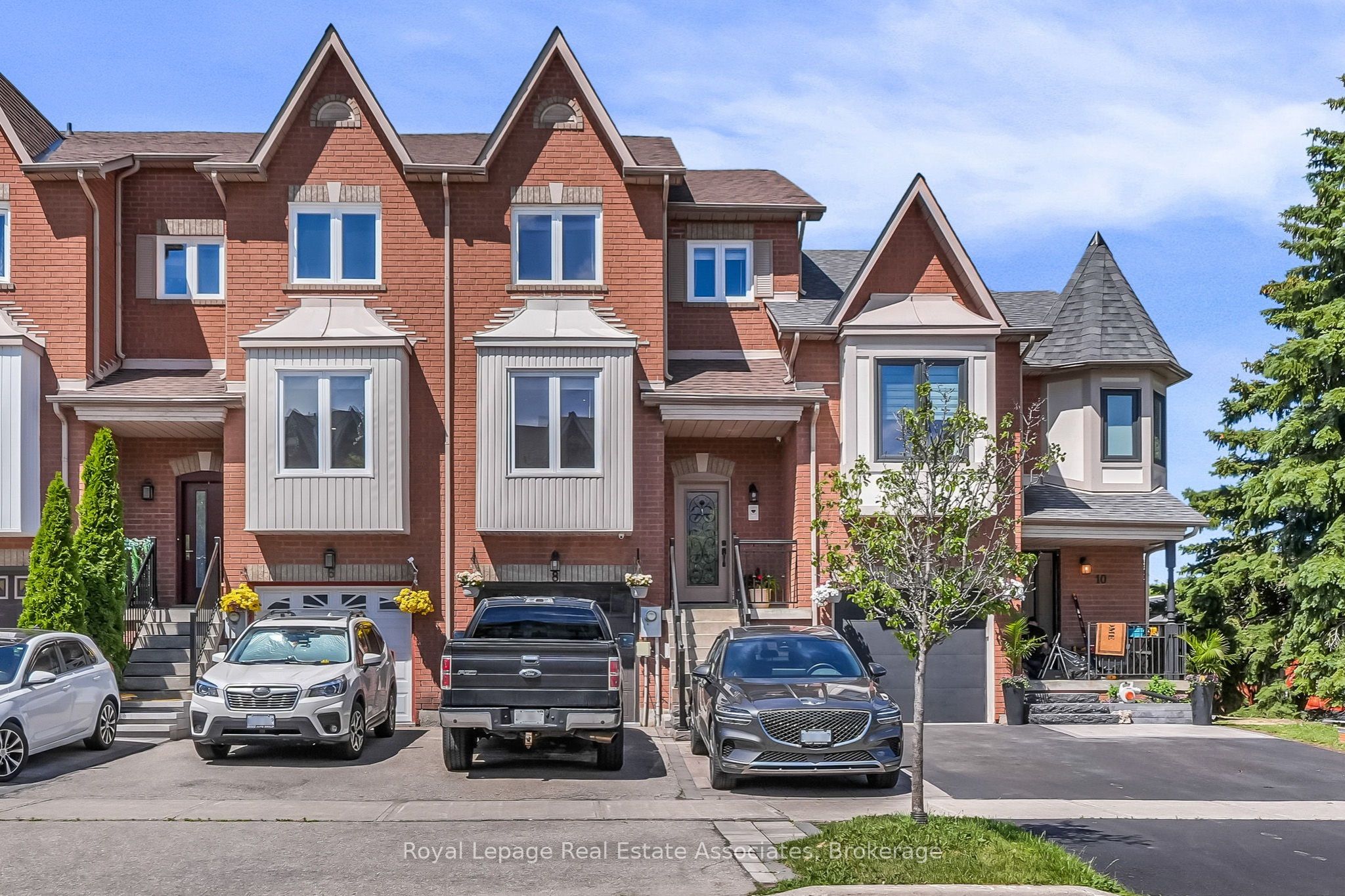 8 Prestwick Avenue