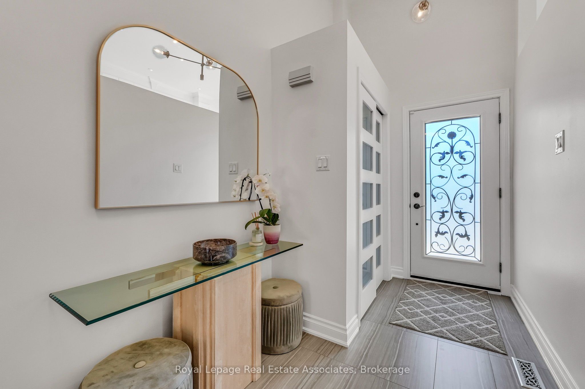 8 Prestwick Avenue