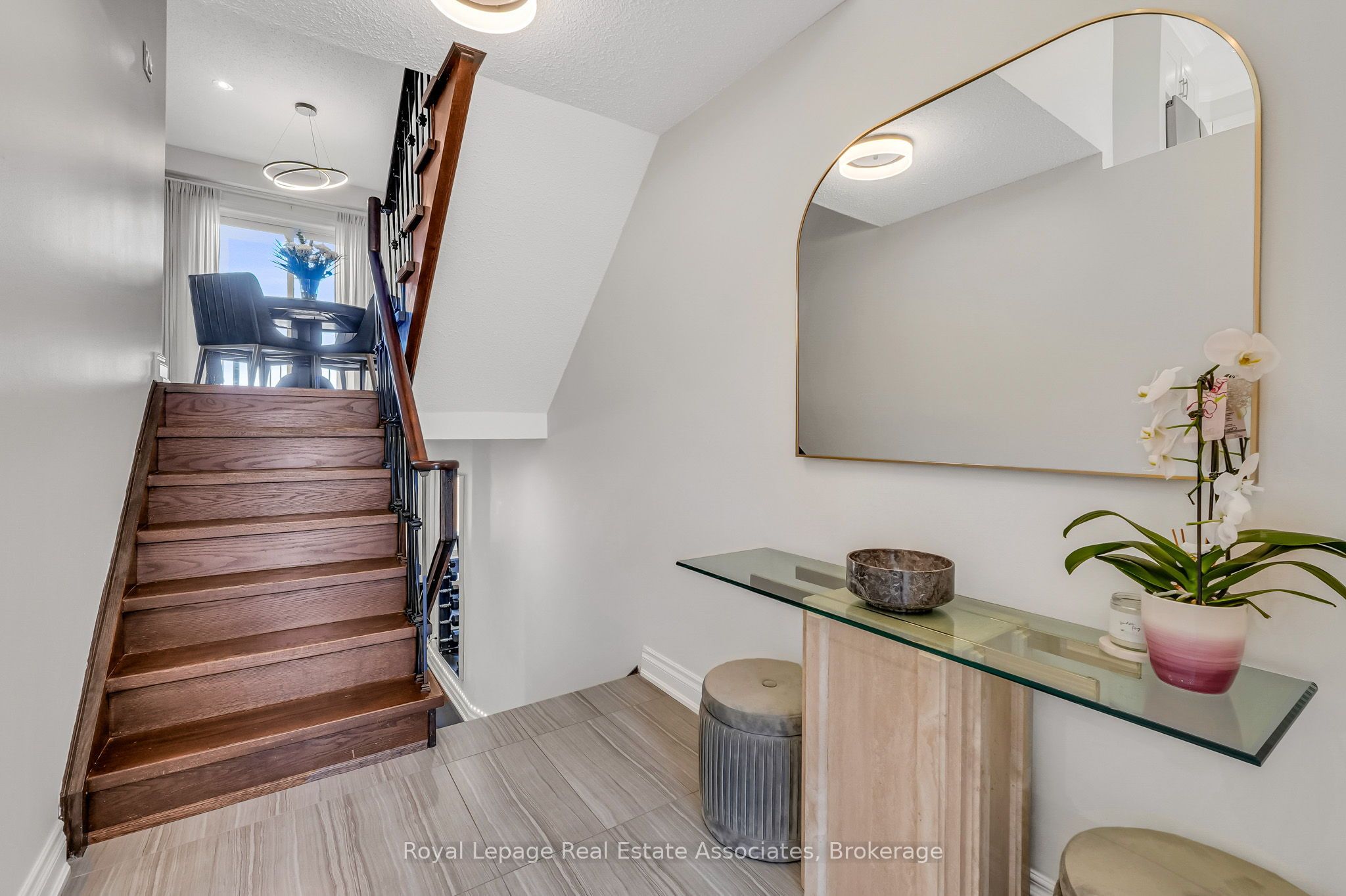 8 Prestwick Avenue