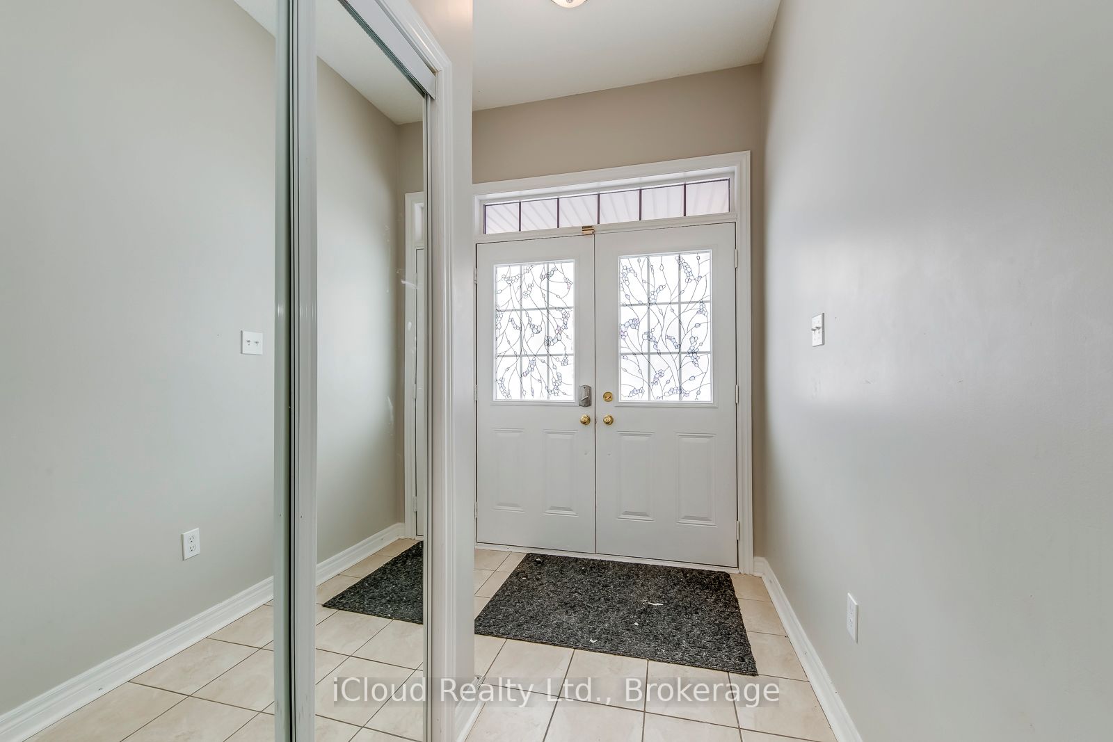 518 Coach Drive Main/2nd