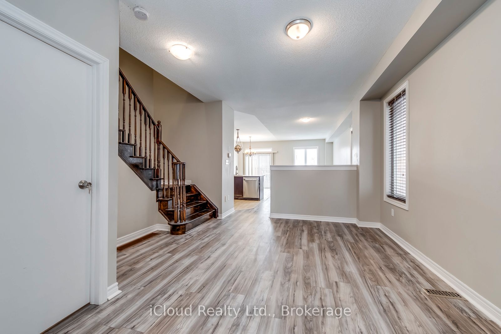 518 Coach Drive Main/2nd