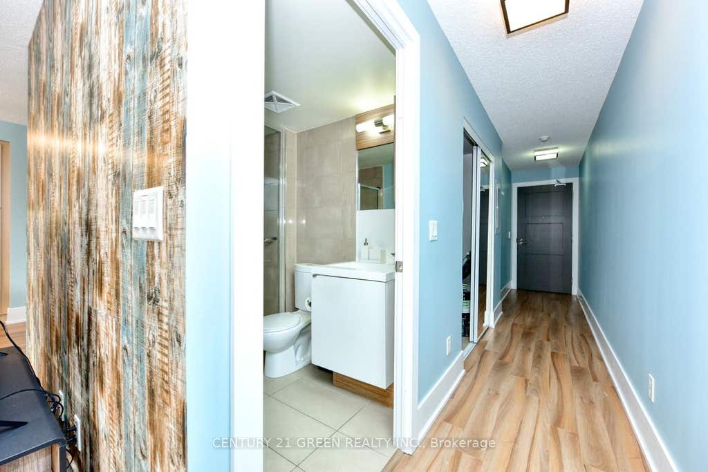 Photo of 300 Front Street W #1014, Toronto, ON M5V 0E9 (MLS # C13655554)