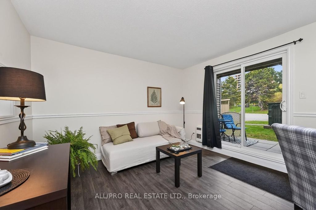 Photo of 212 Viewmount Drive #111, Cityview - Parkwoods Hills - Rideau Shore, ON K2E 7X2 (MLS # X13131270)