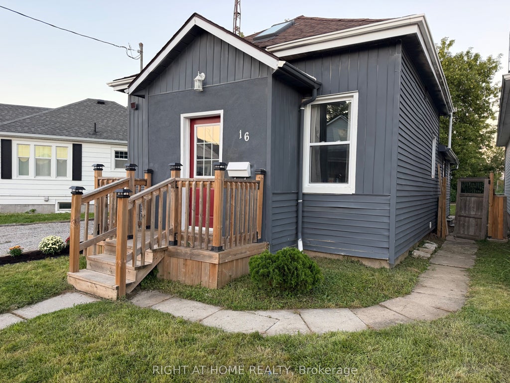 Photo of 16 East Street E, St. Catharines, ON L2R 3Y8 (MLS # X13775868)