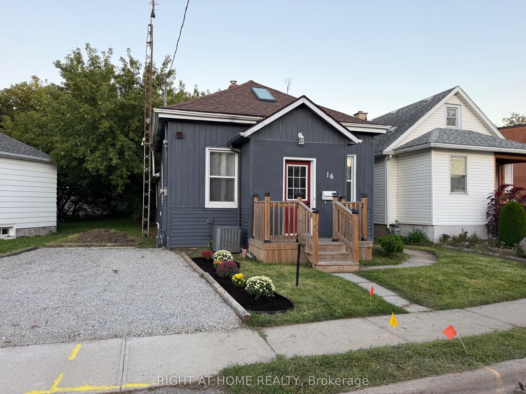 Photo of 16 East Street E, St. Catharines, ON L2R 3Y8 (MLS # X13775868)